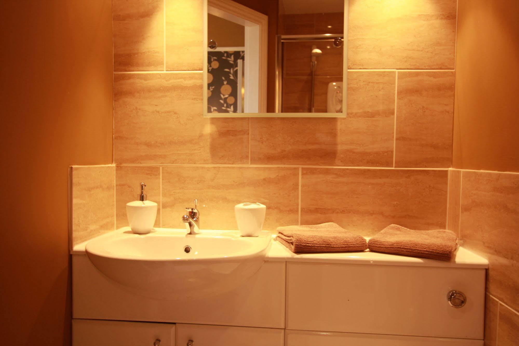 Brentwood Guest House Йорк Екстер'єр фото